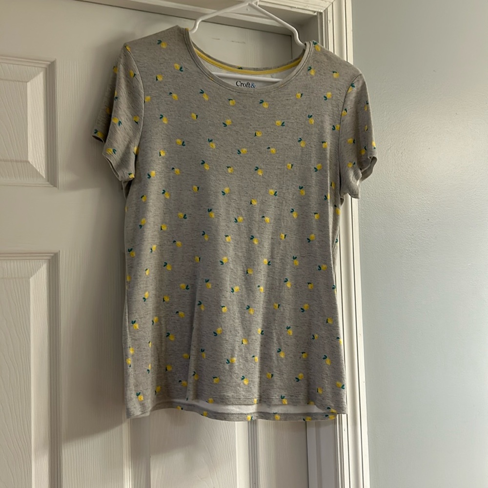 Croft and Barrow lemon tee.